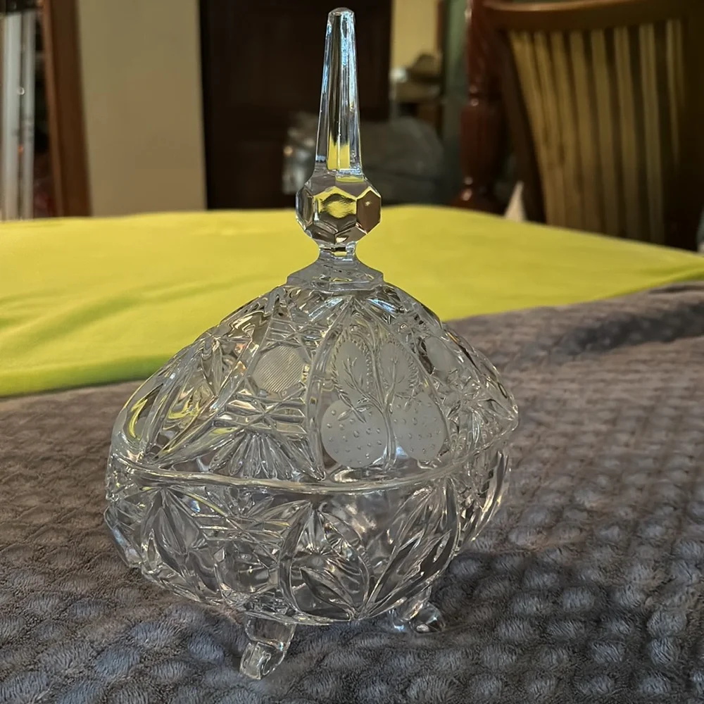 Vintage Cut Glass, Crystal Clear, Candy Footed Bowl With Lid - Picture 8 of 9
